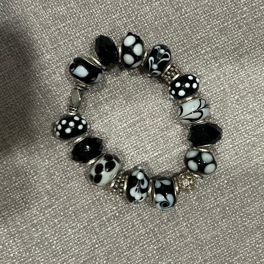 Black and white bead bracelet